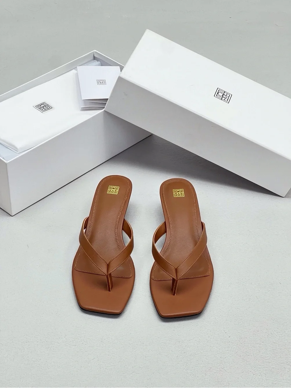 Women's Brown Leather Square-Toe Thong Sandals